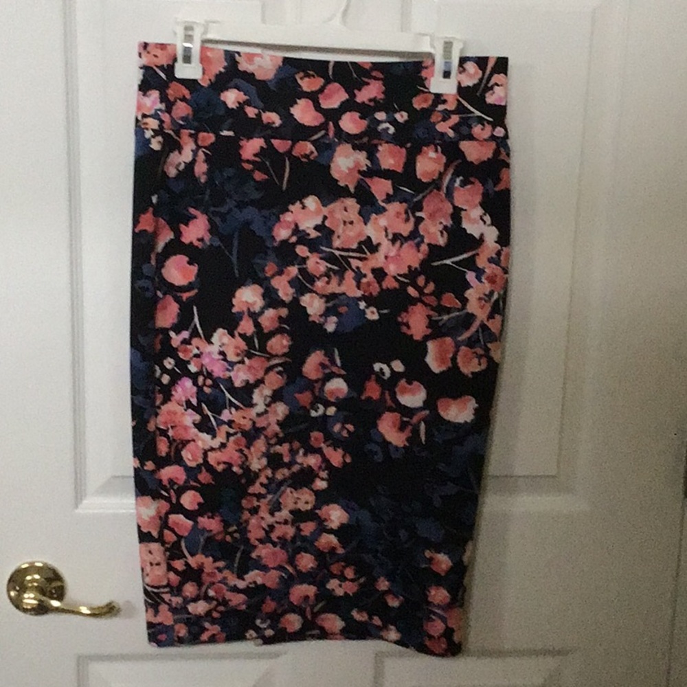 Pencil stretch skirt  26”